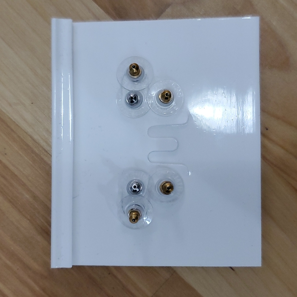 Premier Designs earrings - Picture 2 of 2